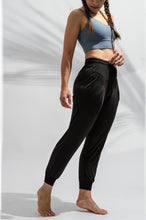 Load image into Gallery viewer, Hannah Loose Pants (Black)
