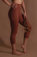 Load image into Gallery viewer, Aster Capri Leggings (Copper)
