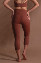 Load image into Gallery viewer, Aster Capri Leggings (Copper)
